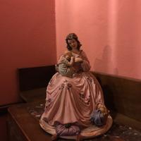 Statua porcellana donna bambino porcellana capodim