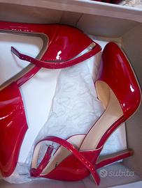 Eleganti scarpe con tacco