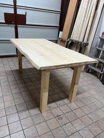 Tavolo fatto a mano