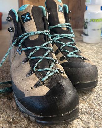 Scarpone da montagna Montura Goretex/Vibram