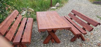 Set rustico con tavolo e 2 panche in legno