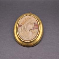 SPILLA IN ORO CON CAMMEO