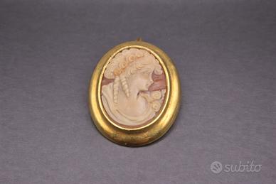 SPILLA IN ORO CON CAMMEO
