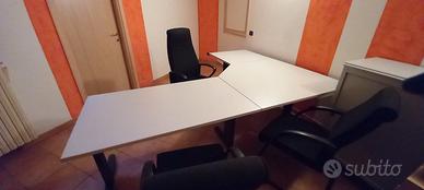 Scrivania aziendale + Sedie