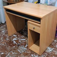 Scrivania legno chiaro
