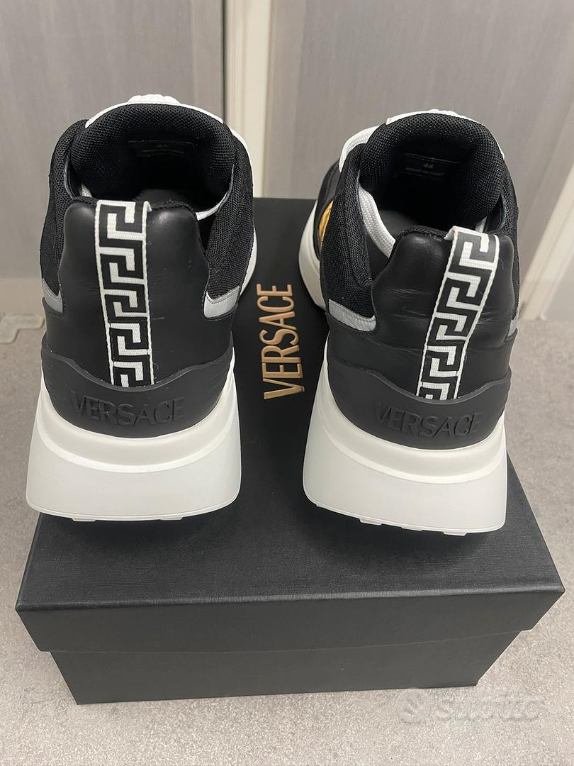 Scarpe Versace Abbigliamento e Accessori In vendita a Torino