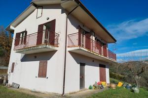 Casa Indipendente con Ampia Cantina