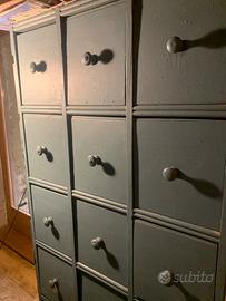 Mobile vintage con cassetti