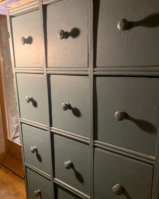 Mobile vintage con cassetti