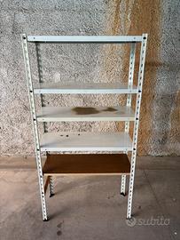 Scaffalatura metallica per garage/magazzino