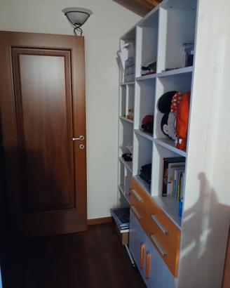 LIBRERIA CON SCRIVANIA