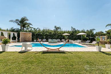 Nuova villetta con piscina in complesso residenzia