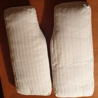 Due cuscini per divano o letto 70x30 cm 