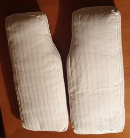 Due cuscini per divano o letto 70x30 cm 