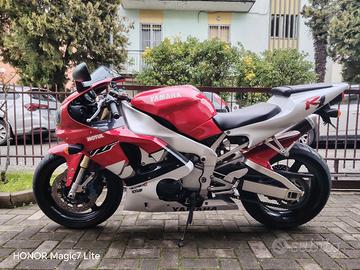 Yamaha R1 1998