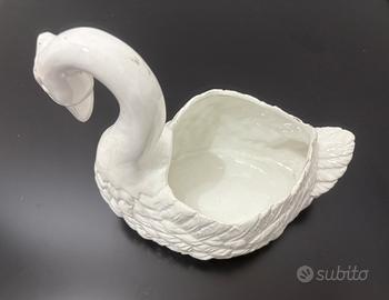 Cigno in ceramica bianca vintage.