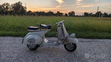 Vespa 125 anni 50 restaurata molti anni fa
