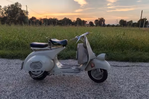 Vespa 125 anni 50 restaurata molti anni fa