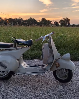 Vespa 125 anni 50 restaurata molti anni fa