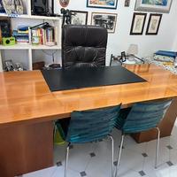 Scrivania in legno + Sedia Presidenziale