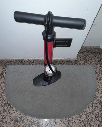 pompa per bicicletta 