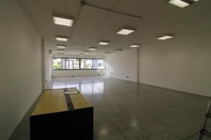 NEGOZIO A CERNUSCO SUL NAVIGLIO