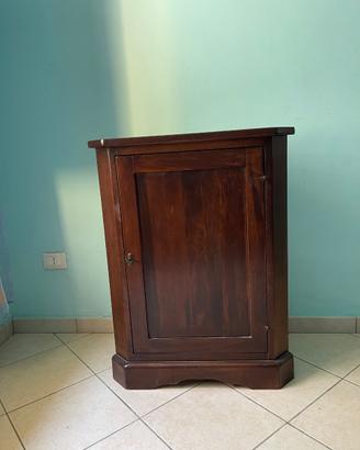 Mobiletto in legno massello con anta e ripiano