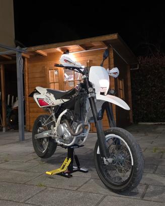 Husqvarna 125 SMR 4T