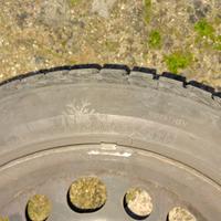 4 cerchi con gomme da neve 195/55 R16