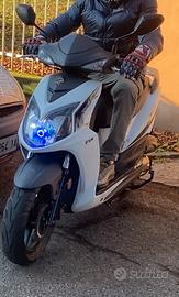 Sym jet 4r per pezzi di ricambio