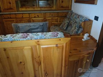 Salotto rustico per taverna