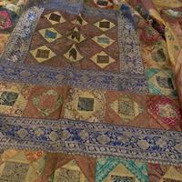 Antico patchwork indiano in seta e broccati