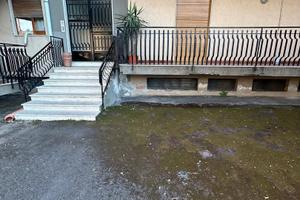 Appartamento con garage ad Aci Catena