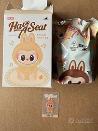 Pop Mart – Labubu Have a Seat “BABA” – Nuovo