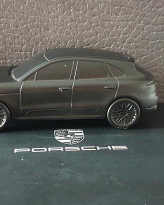 modellino porsche cayenne