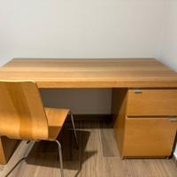 Scrivani e sedia Ikea