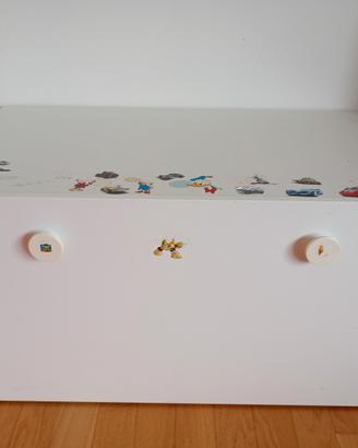 Cassettone IKEA SMASTAD e contenitori SKUBB