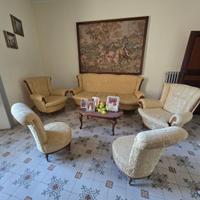 Mobili "vintage" salotto e parete attrezzata.