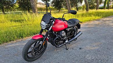Moto Guzzi V7 IV Stone