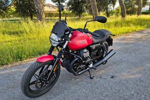 Moto Guzzi V7 IV Stone