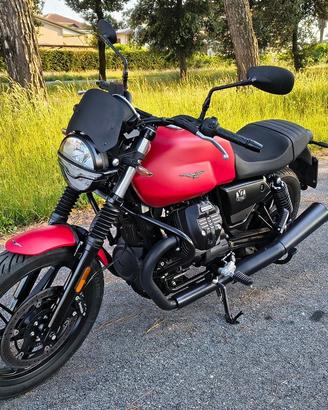 Moto Guzzi V7 IV Stone