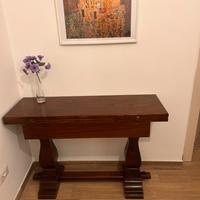 Tavolo in legno pieghevole per piccoli spazi