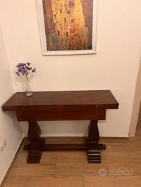 Tavolo in legno pieghevole per piccoli spazi