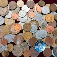 Asia - Oltre 100 monete provenienti da vari stati