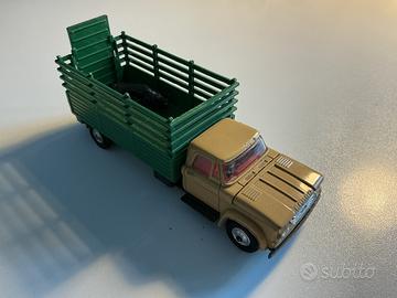 CORGI TOYS 484 Dodge Kew Fargo “fattoria”