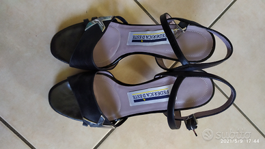 Sandali neri eleganti