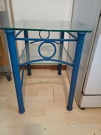 comodino blu