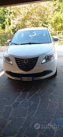 LANCIA YPSILON. METANO