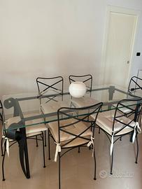 Tavolo, sedie e specchio in ferro battuto