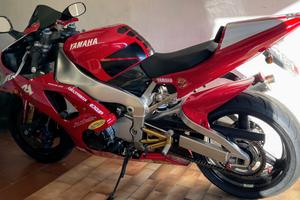 YAMAHA R1 1999